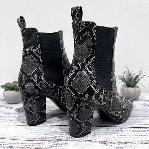 Steve Madden ankle booties snake print - Picture 9 of 11